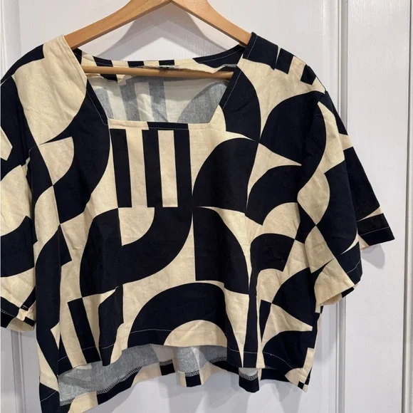 Ersa Fibers Frankie top in Child’s Play black cream Graphic Print Top linen 3XL - Picture 5 of 16